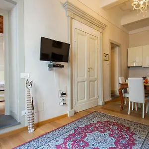 https://casa-michelangelo-tintori-apt.it-tuscanyhotel.com