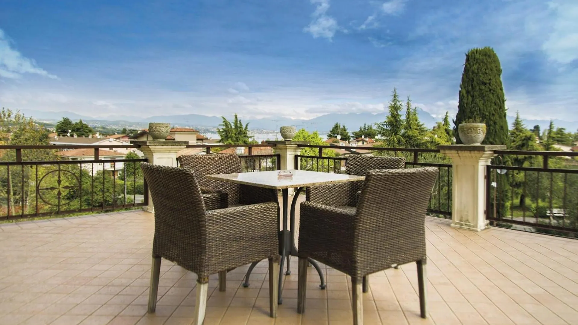 Hotel Villa Maria Desenzano del Garda 4*,  Italy