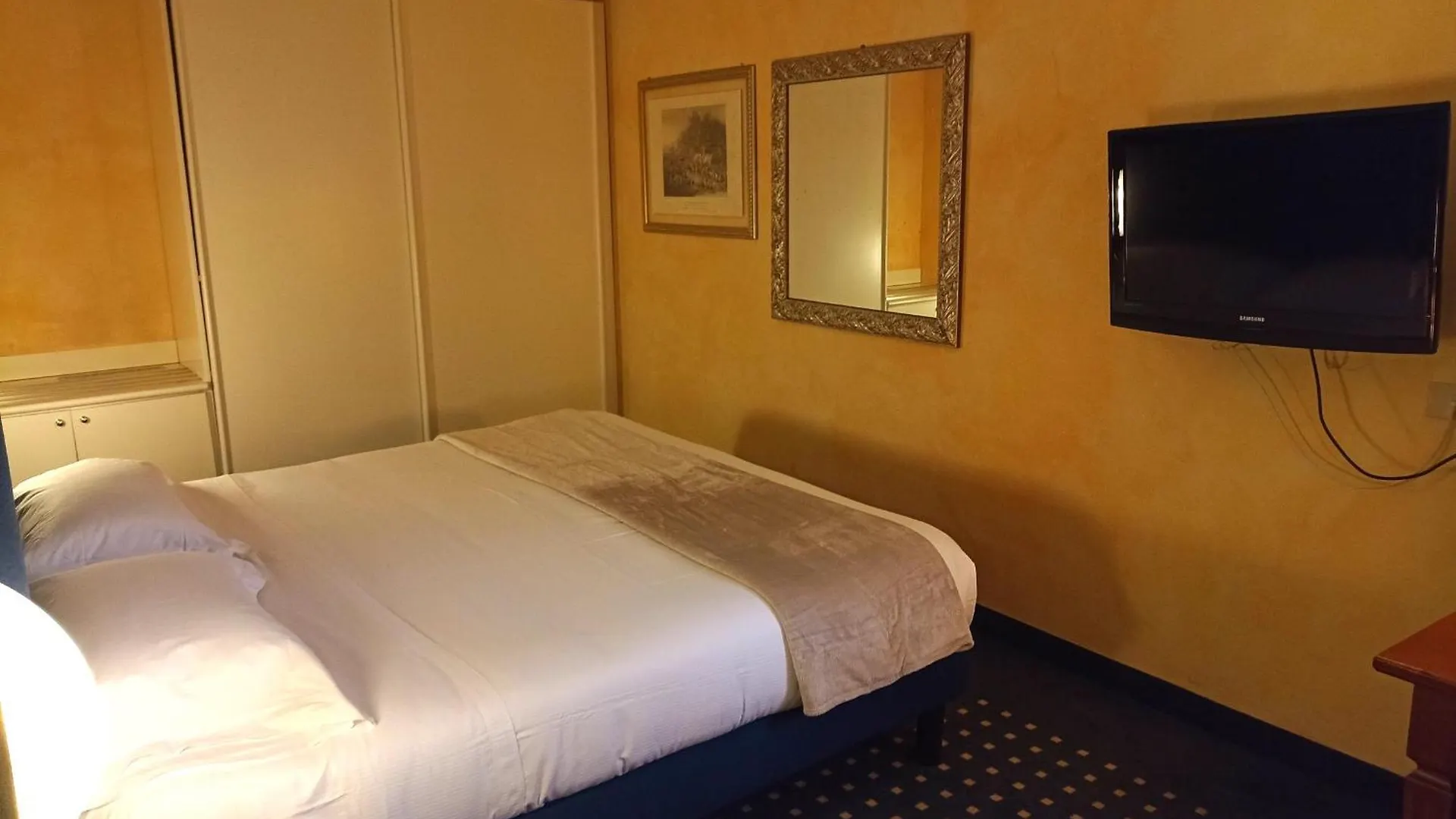 Hotel Villa Maria Desenzano del Garda 4*,