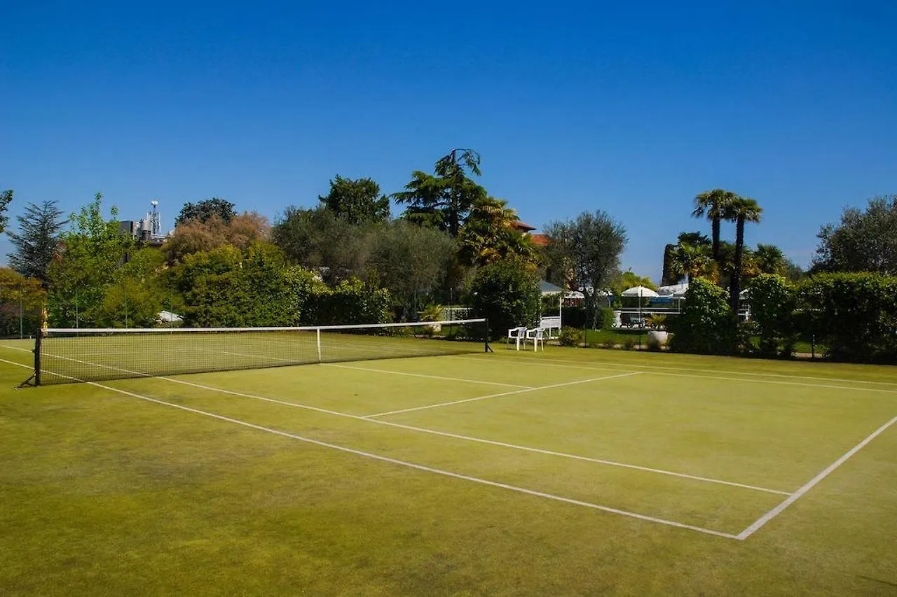 Hotel Villa Maria Desenzano del Garda 4*,